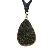 Collier noir pendentif composé dune agate noire Druzy