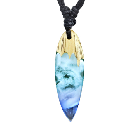 Halskette schwarz Anhänger Surf Wellenschlag Epoxy blau aus Tamarind Holz