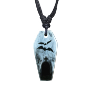 Collier noir pendentif cercueil chauve-souris...