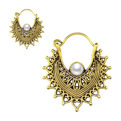 Orecchino a cuore in filigrana placcata oro con perla bianca